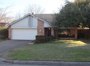 2513 Slaton Dr, Grand Prairie, TX 75052