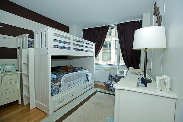 Rented by Keller Williams NYC | media 27