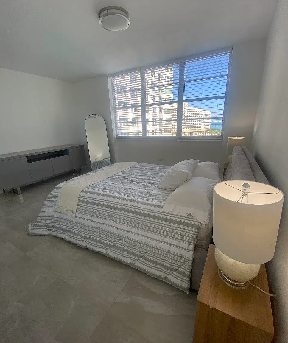 825 Brickell Bay Dr — Photo 4