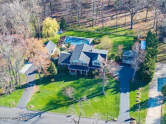 4th image of 23 White Oak Drive