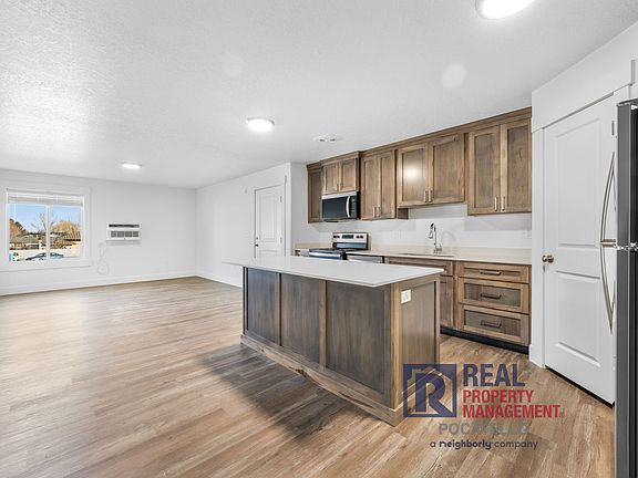 2nd image of 110 W Siphon Rd #6