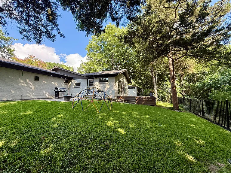 6639 Ridgemont Dr — Photo 3