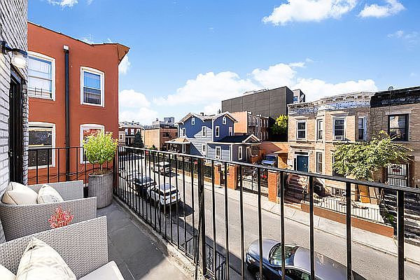 1st image of 35 Oakland Pl #3A
