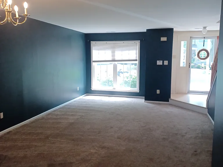 190 Victoria Ct — Photo 8