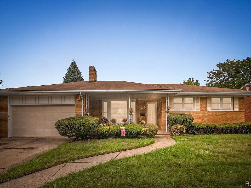 1st image of 17551 W Outer Dr