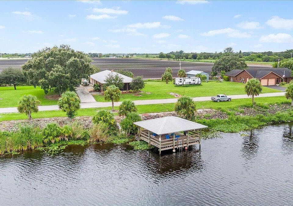 1st image of 1121 River Road