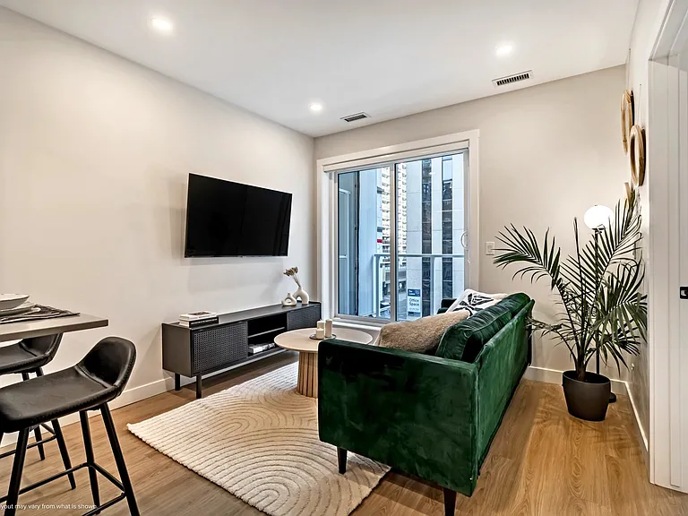 909 5th Ave SW #813 — Photo 8