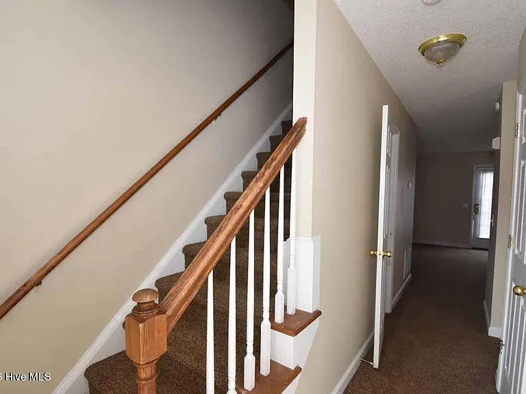 1231 Westridge Ct #A — Photo 4
