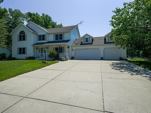 2nd image of 51138 Ashley Dr