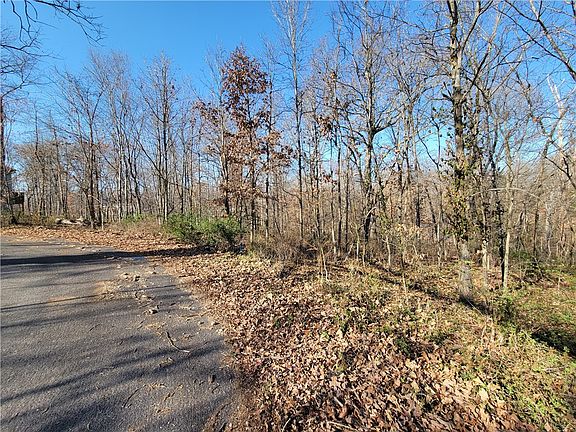 3rd image of Hedden Ln #8