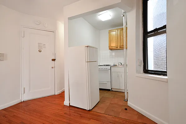 Rented by J Misrahi Realty Corp | media 4