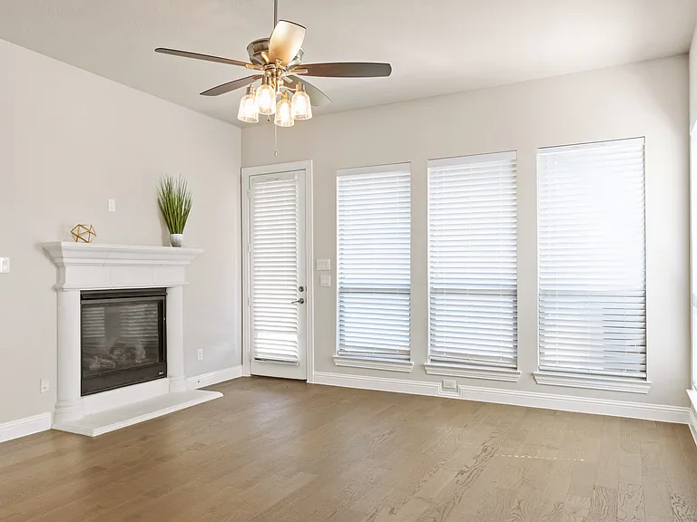4129 Angelina Dr — Photo 5