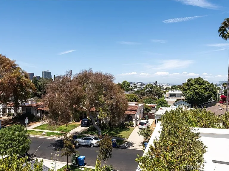 1643 S Carmelina Ave — Photo 35