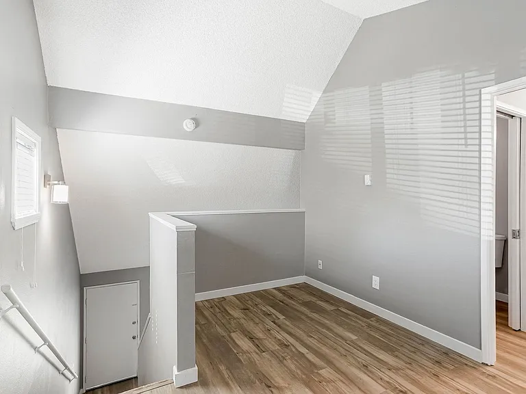249-Nola Place Apartments — Photo 32