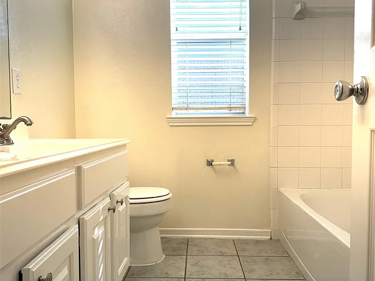 10023 Hickory Trail Ln — Photo 15