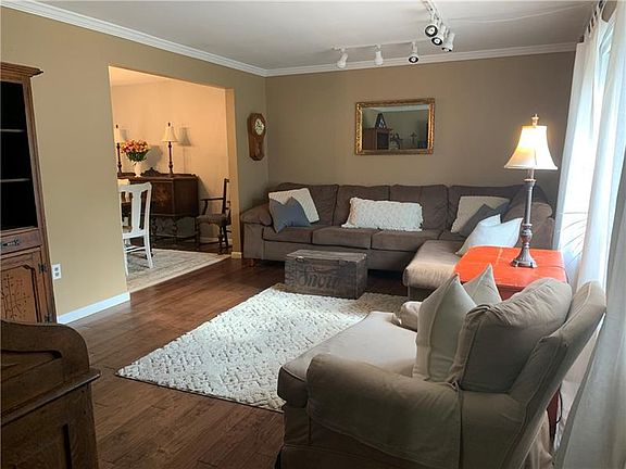 3rd image of 108 Snowden Dr