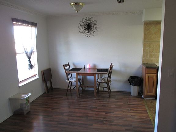 2nd image of 214 Myrtle Ln