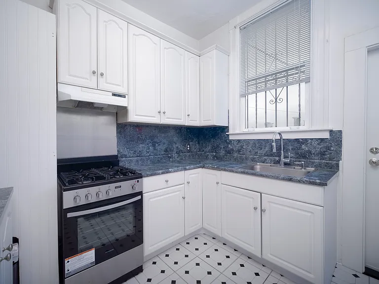 2600 McAllister St #A — Photo 5