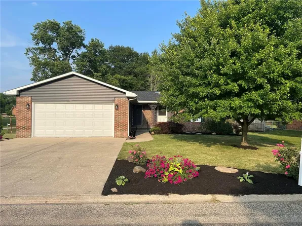 23 Murray Dr, Westville, IL 61883