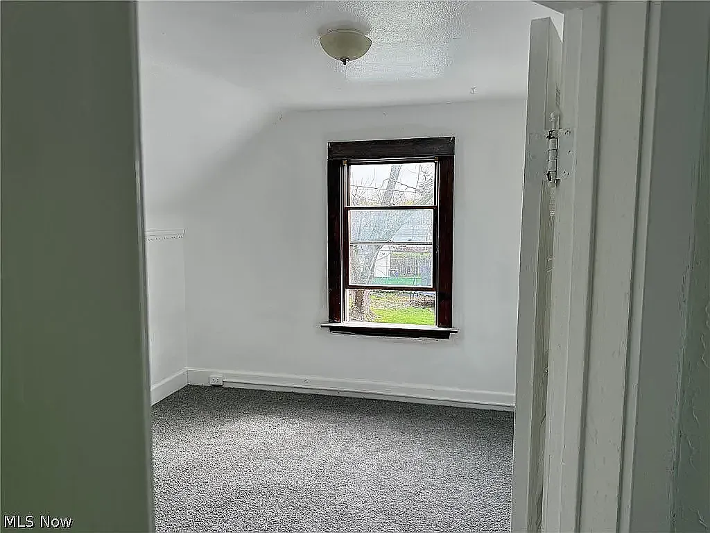 3 bed, 2688 sqft, $1,550 — Photo 3