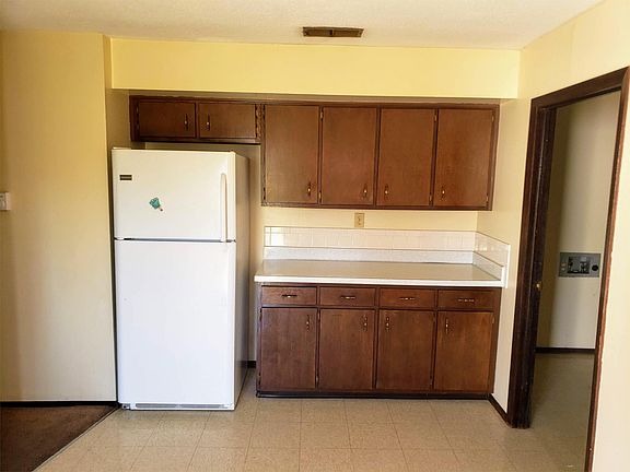 5th image of 2711 W Cypress Dr