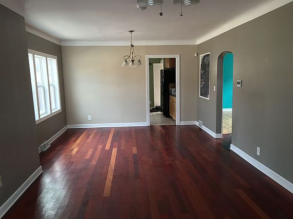 2nd image of 1533 Hyde Park Ave