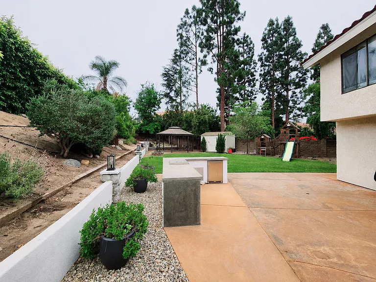 4046 Oak Glen Ct — Photo 16