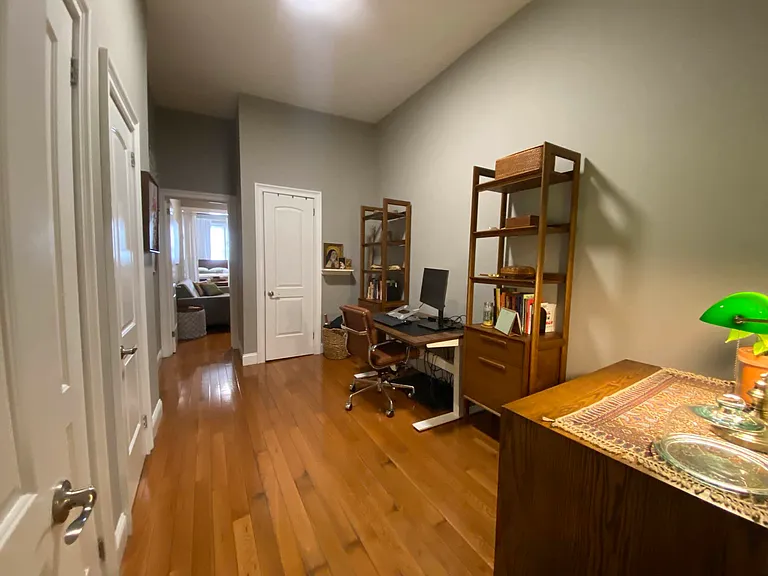 1072 Lorimer St #1L — Photo 9