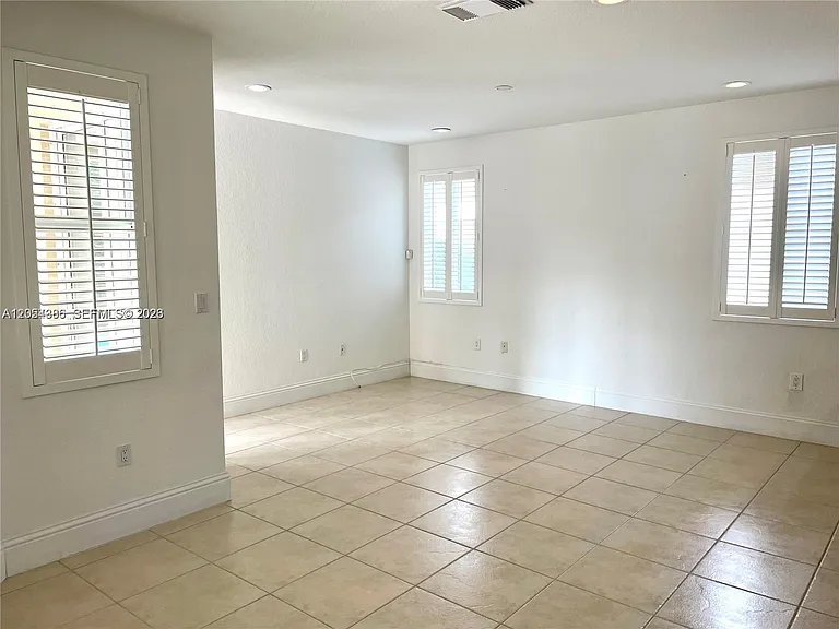 6644 SW 163rd Pl — Photo 6