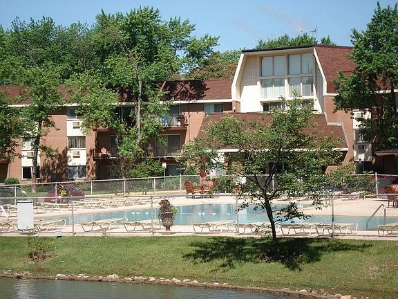 5th image of 1198 Royal Glen Dr APT 215B