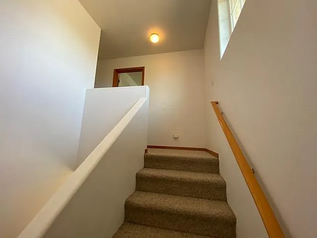 246 S Dolphin St — Photo 8