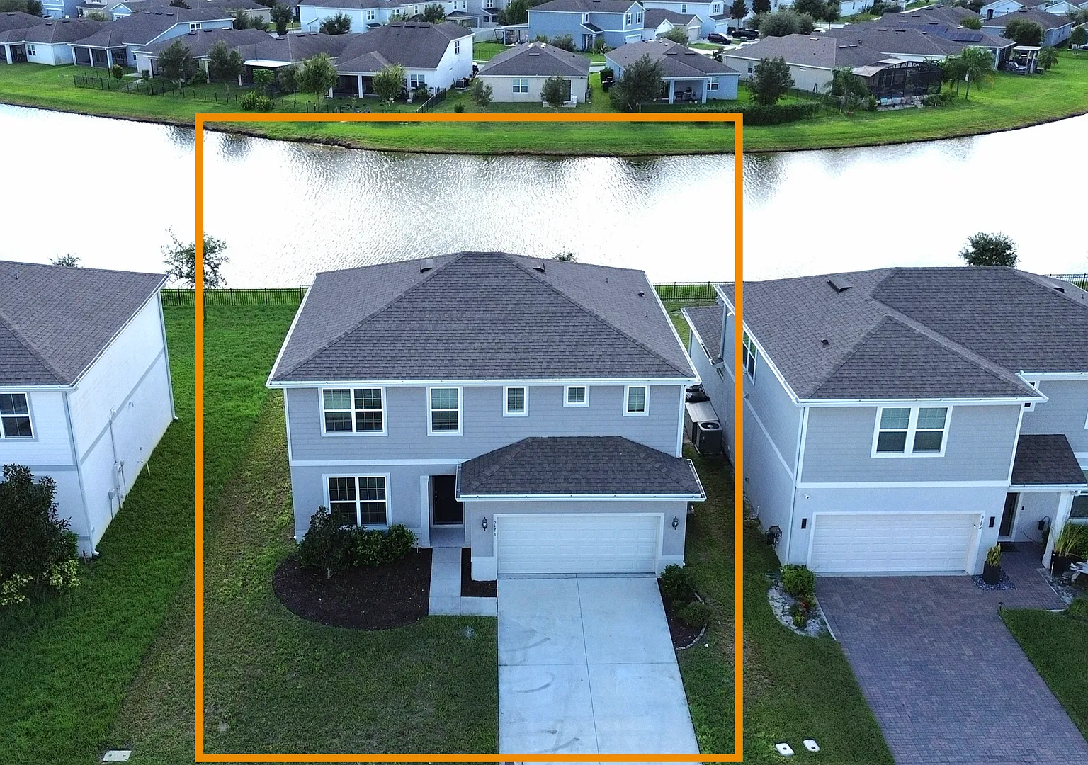 Beautiful Lake View 5 bedrooms Single Family Home with screened patio! — Photo 3