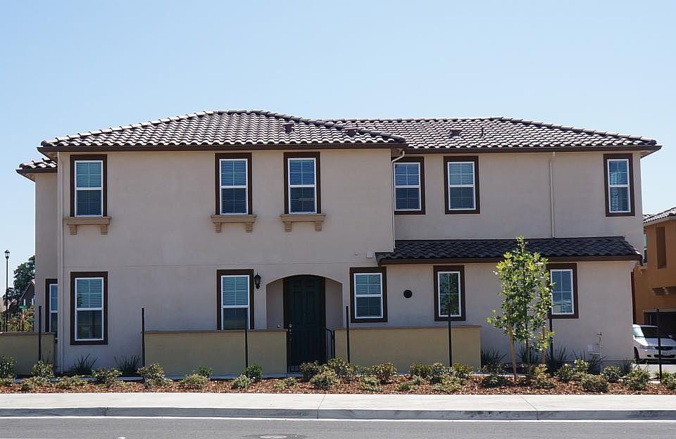 1st image of 124 Naples Pl