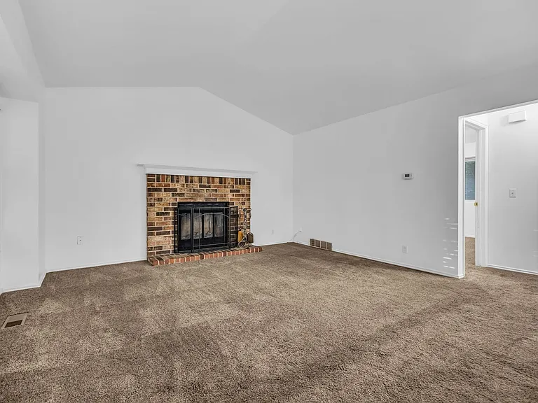 879 Rice Cir — Photo 4
