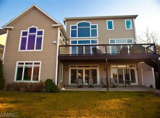 15721 Vine Ave, Spring Lake, MI 49456