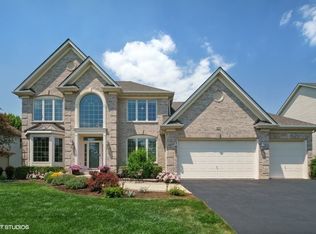 833 Wingfoot Dr, North Aurora, IL 60542