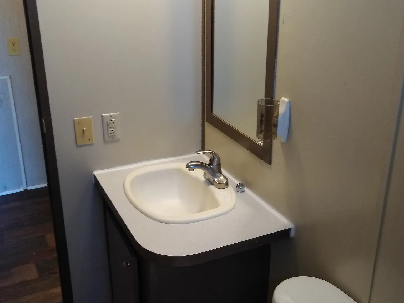 2 bed, 1000 sqft, $725 — Photo 4