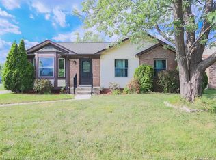 13805 Bernice Ave, Warren, MI