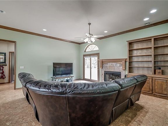 5th image of 4200 Cedar Creek Dr