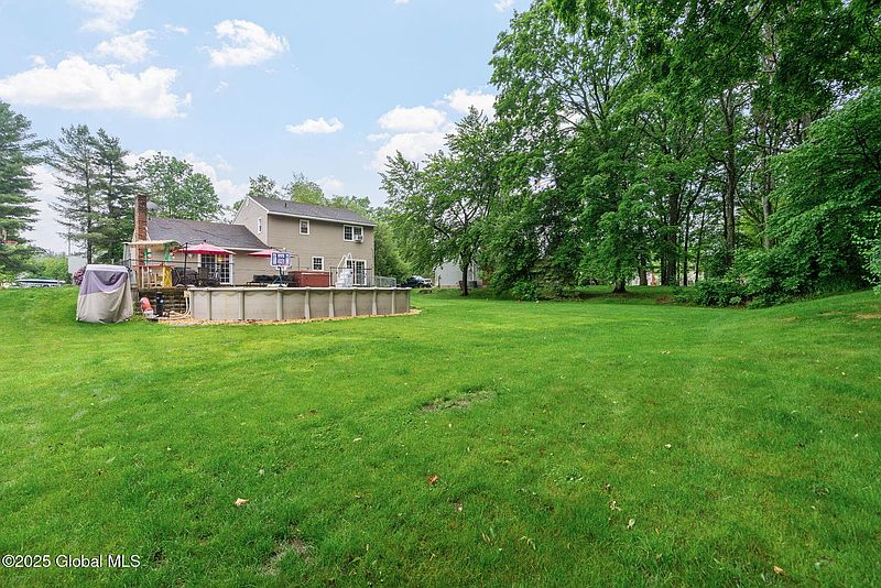5th image of 32 Cedarwood Drive