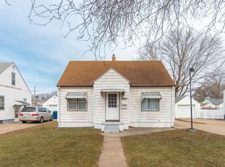 1137 E Mitchell Ave, Waterloo, IA 50702