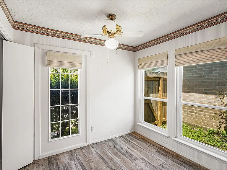 1516 Beaconshire Rd — Photo 10