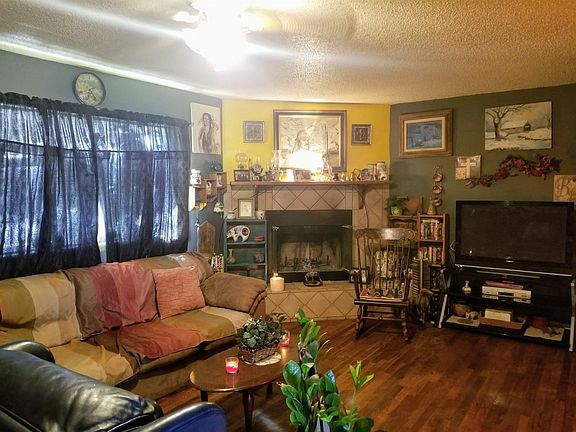2nd image of 1717 Wilson St