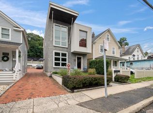 97 Pine Hollow Rd, Oyster Bay, NY 11771