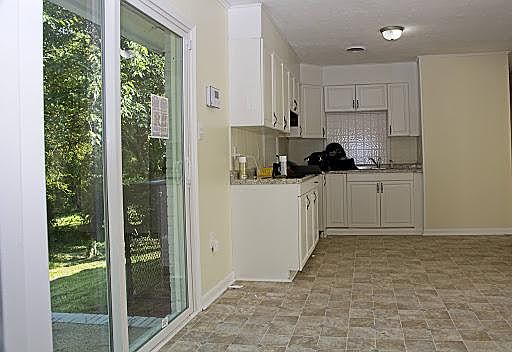 2nd image of 1115 Danbury Rd