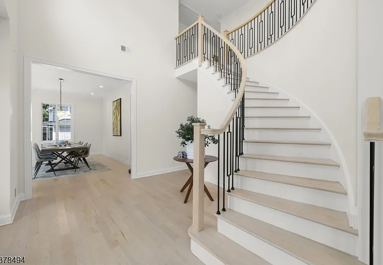 20 Woodfern Rd — Photo 4