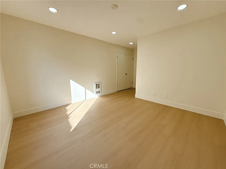256 Streamwood — Photo 5