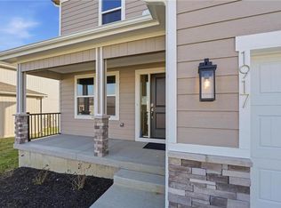 1917 SW Hightown Dr, Lees Summit, MO 64082