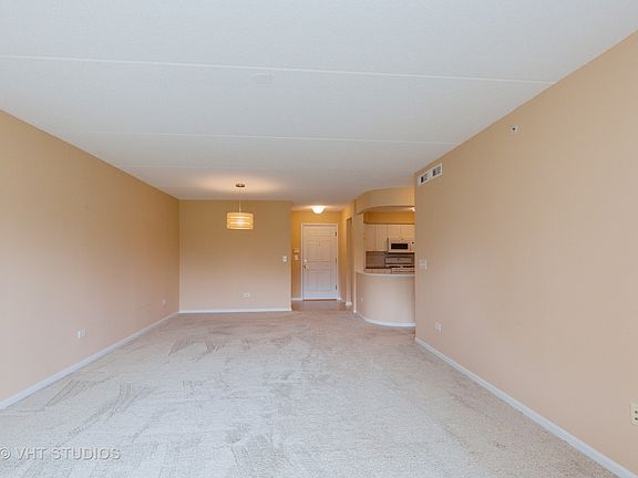 5th image of 740 Creekside Dr