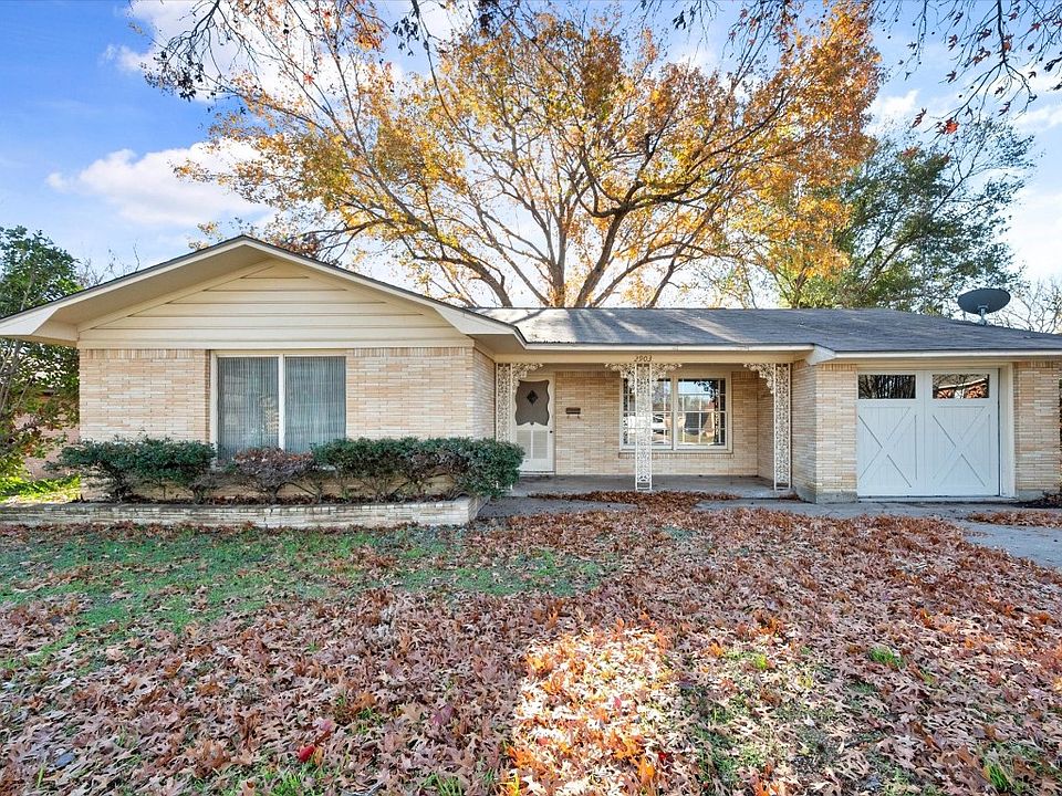 1st image of 2903 College Cir